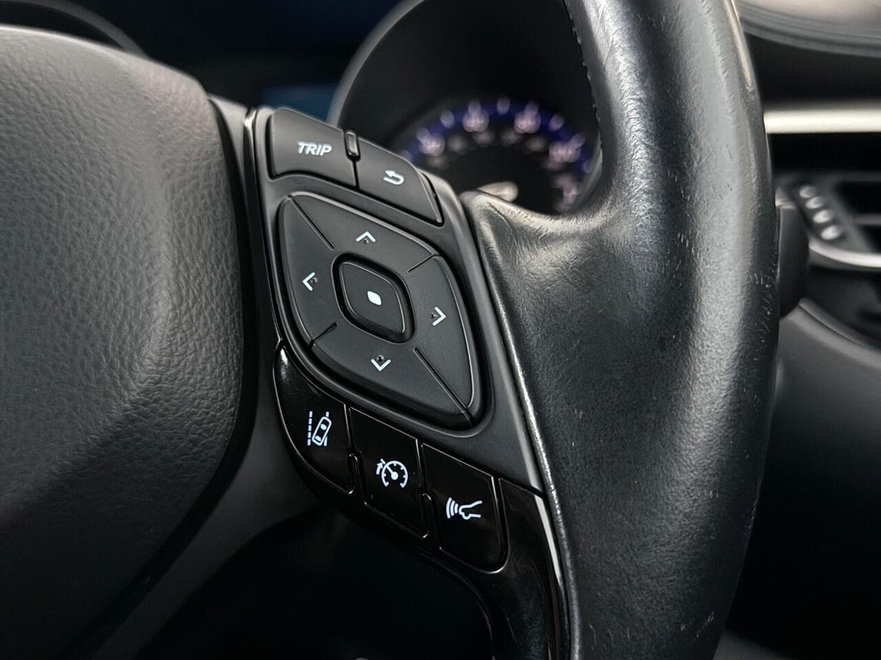 Toyota C-HR thumbnail Misc Controls