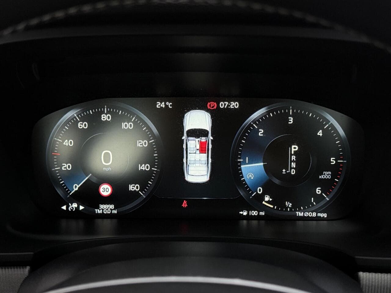 Volvo S90 thumbnail Driver Instruments