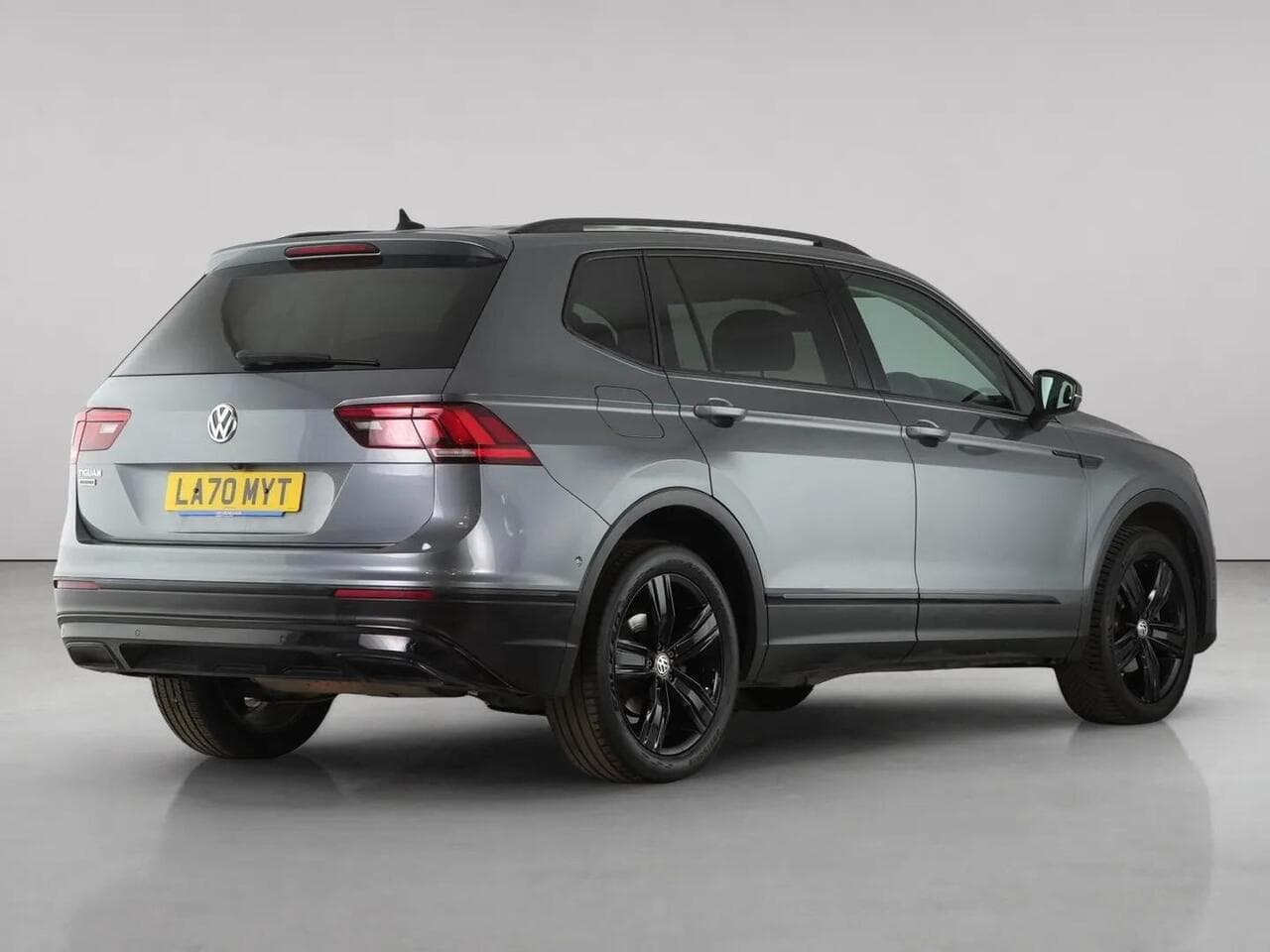 Volkswagen Tiguan Allspace thumbnail Rear Right