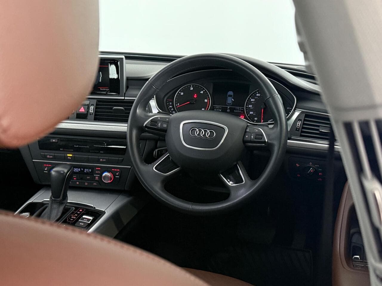 Audi A6 Avant thumbnail Steering Wheel