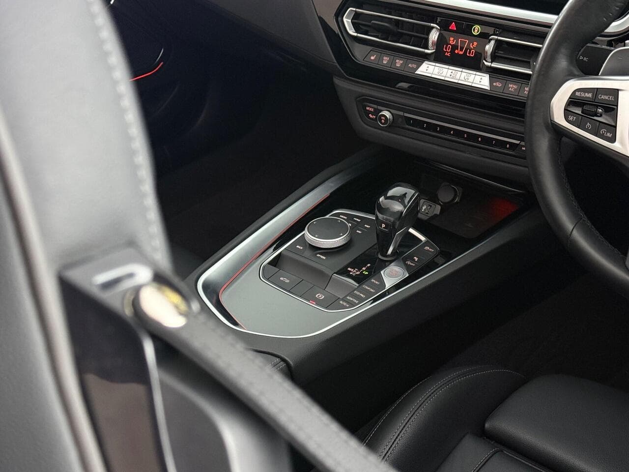 BMW Z4 thumbnail Interior Front