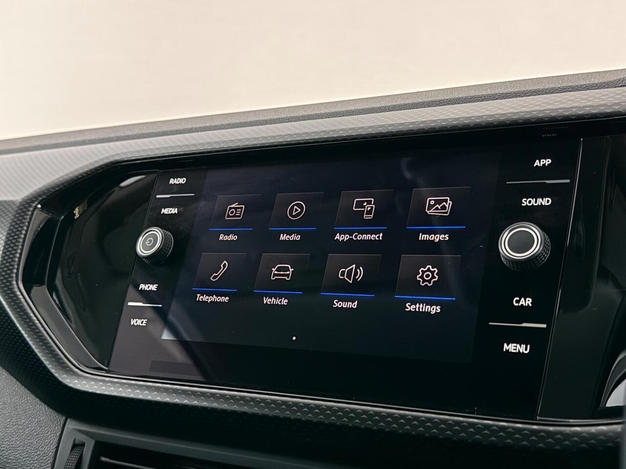 Volkswagen T-Cross thumbnail Infotainment System