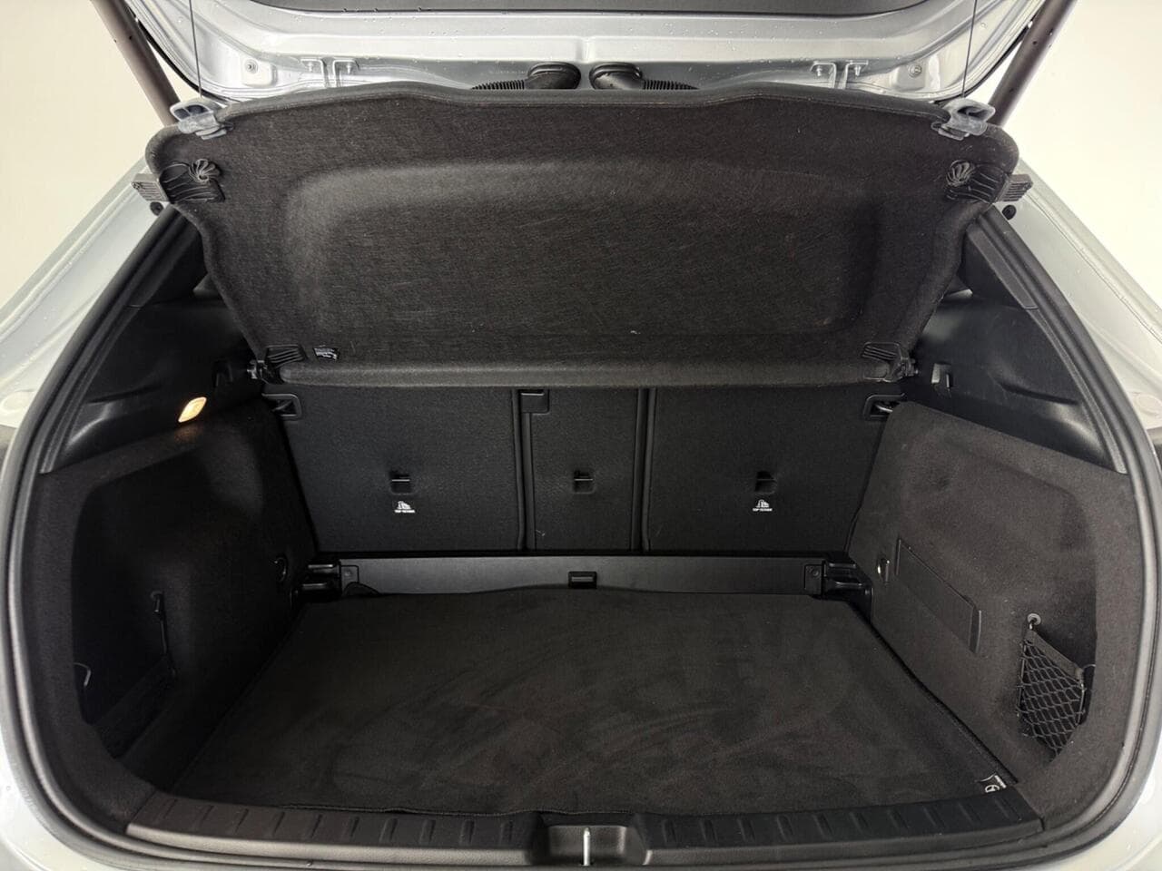 Mercedes-Benz GLA thumbnail Boot