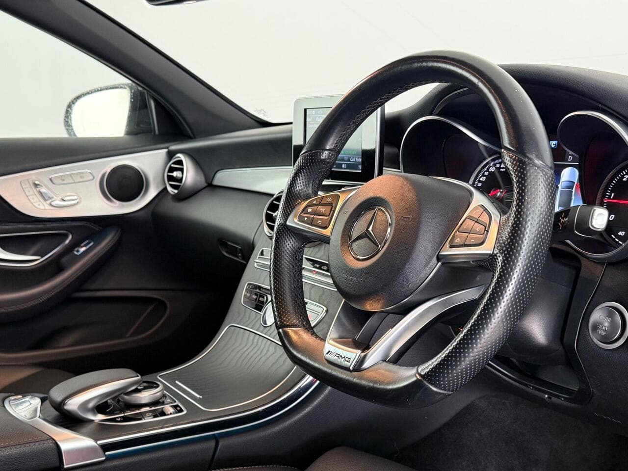 Mercedes-Benz C Class thumbnail Interior Front