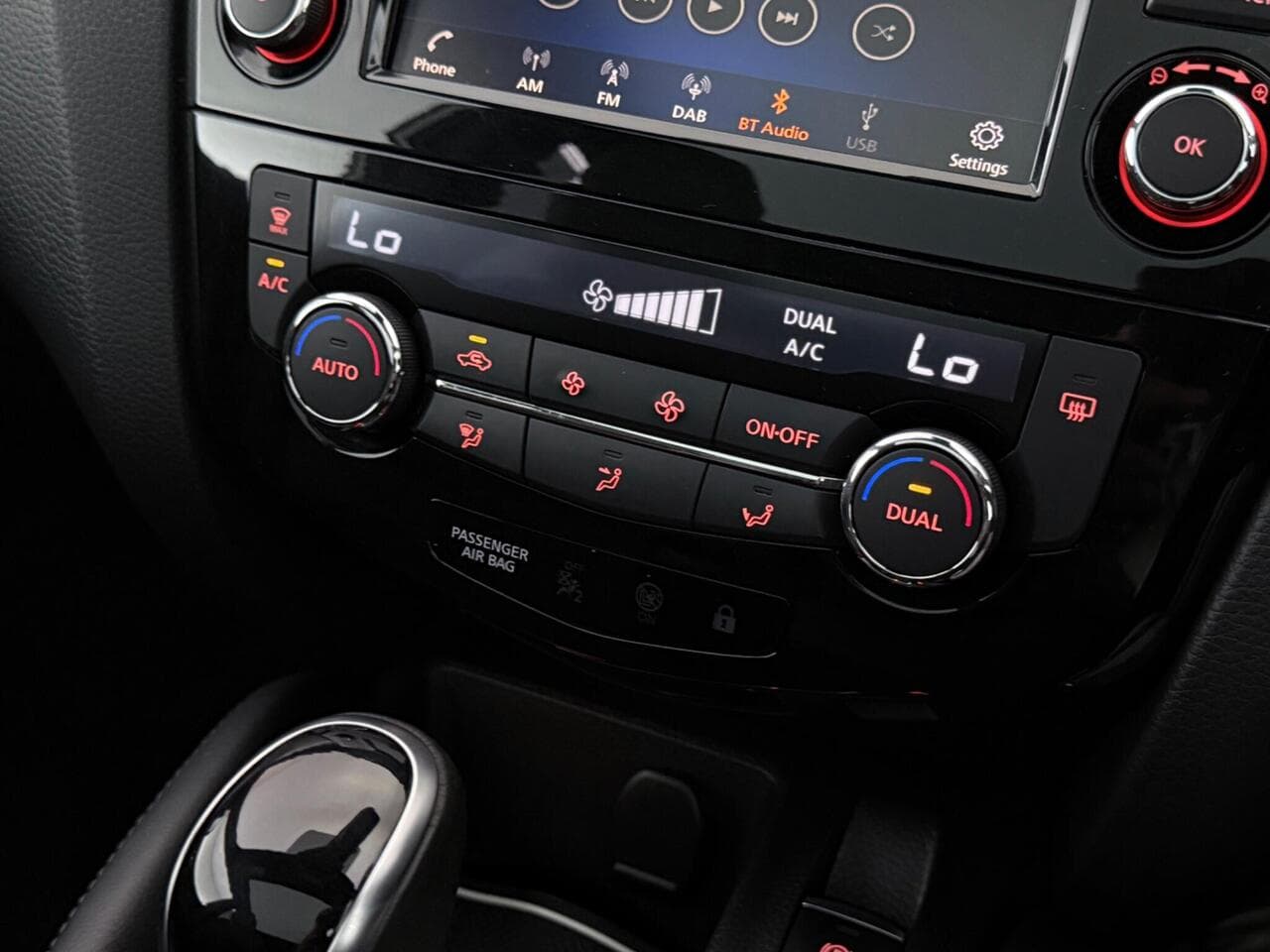 Nissan Qashqai thumbnail Infotainment System