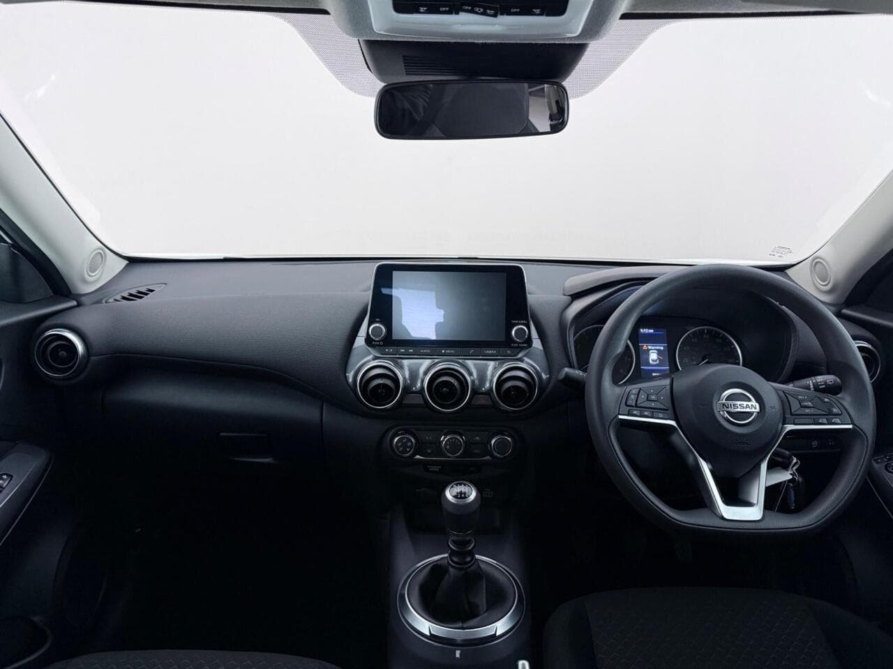 Nissan Juke thumbnail Interior Front