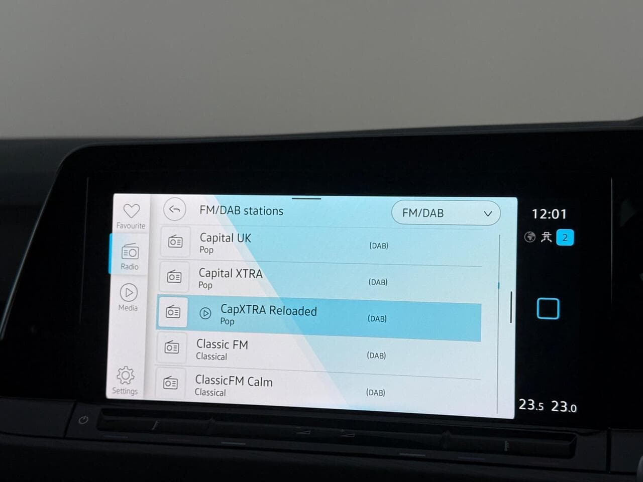 Volkswagen Golf thumbnail Infotainment System