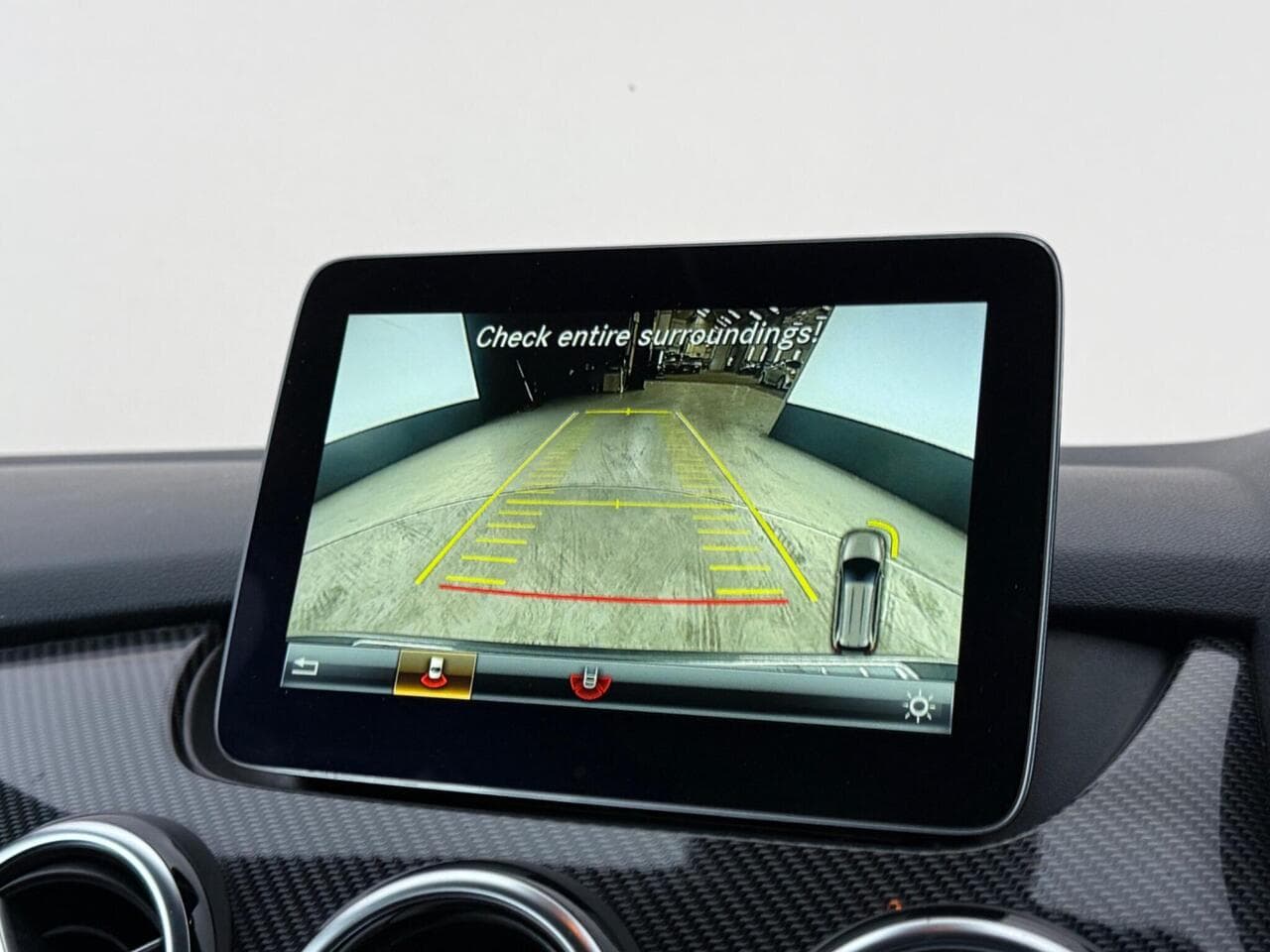 Mercedes-Benz B Class thumbnail Infotainment System