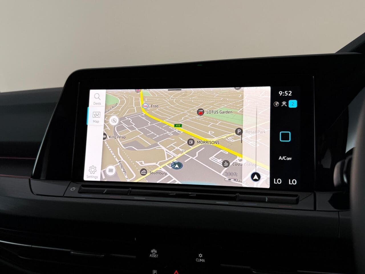 Volkswagen Golf thumbnail Infotainment System