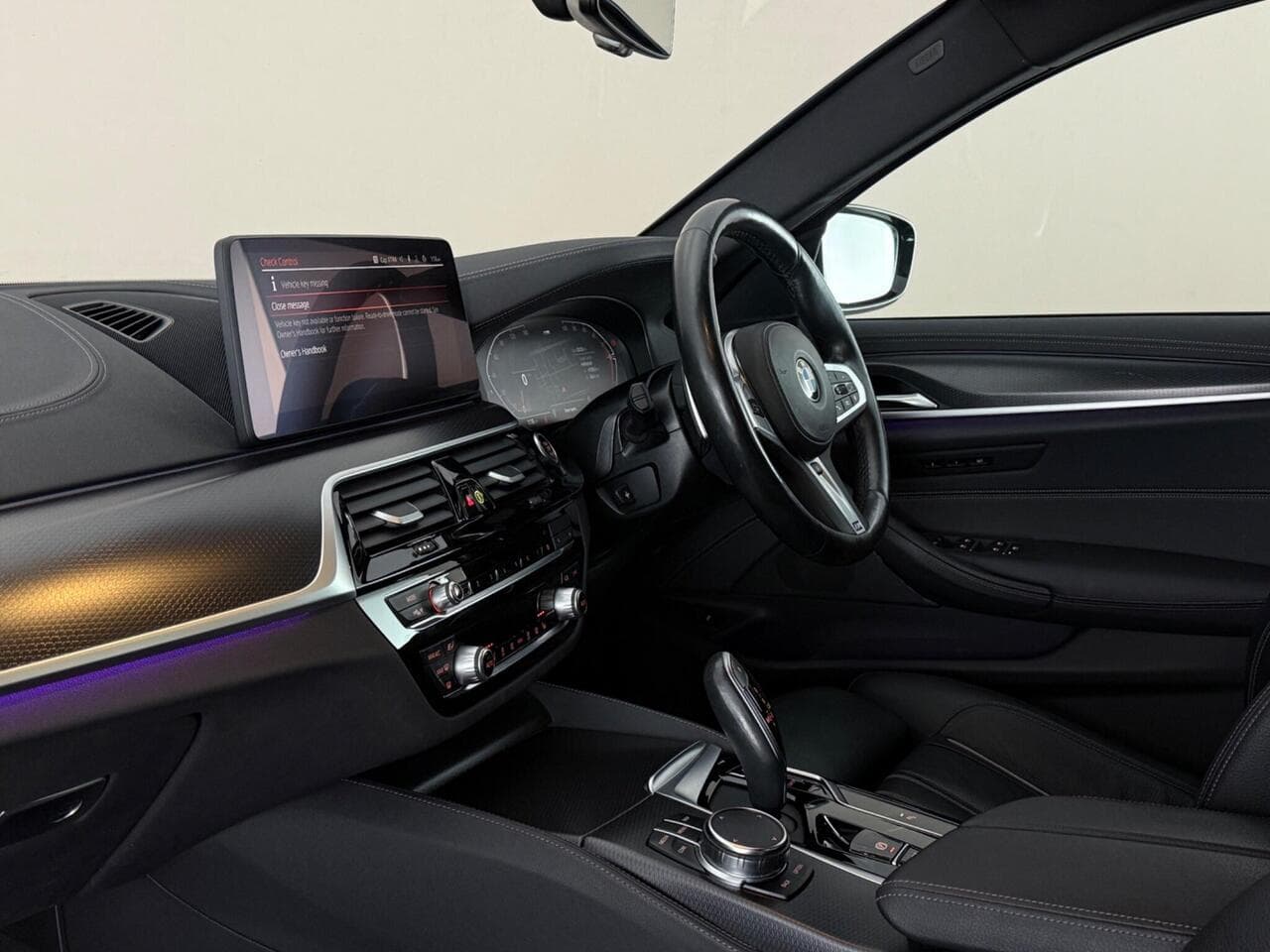 BMW 5 Series thumbnail Interior Front