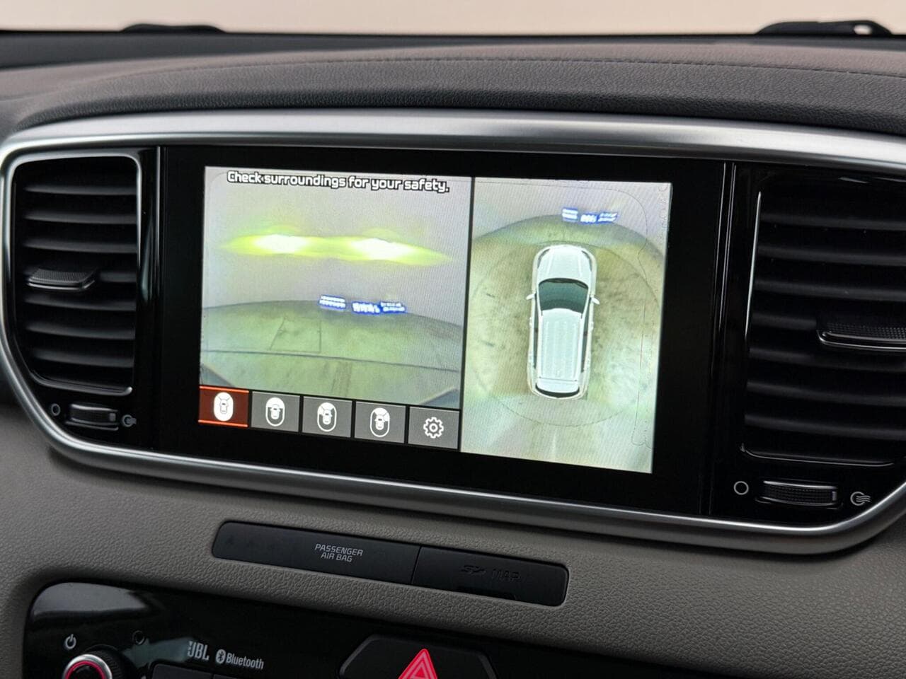 Kia Sportage thumbnail Infotainment System