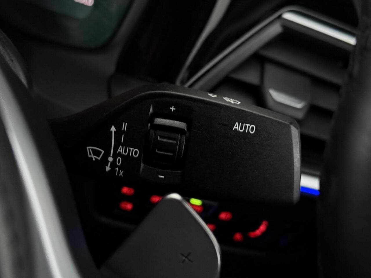 BMW 3 Series thumbnail Misc Controls