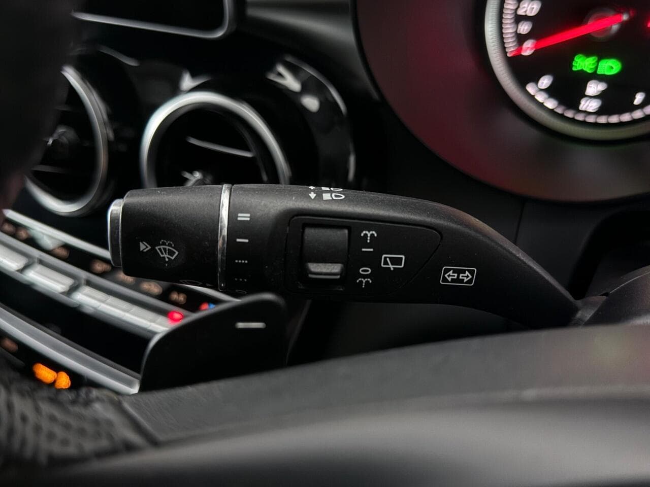 Mercedes-Benz GLC thumbnail Misc Controls