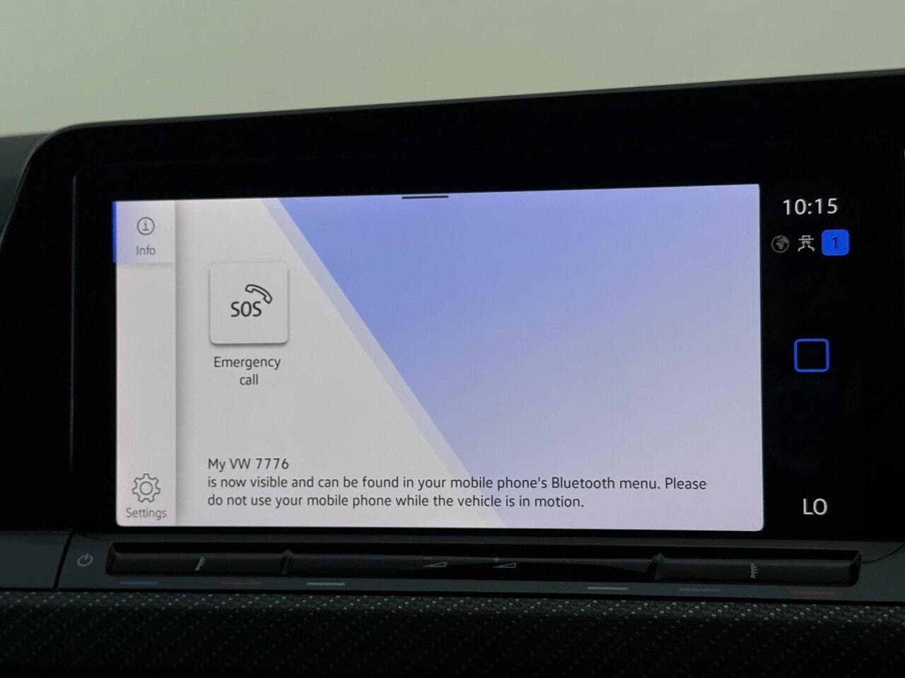 Volkswagen Golf thumbnail Infotainment System