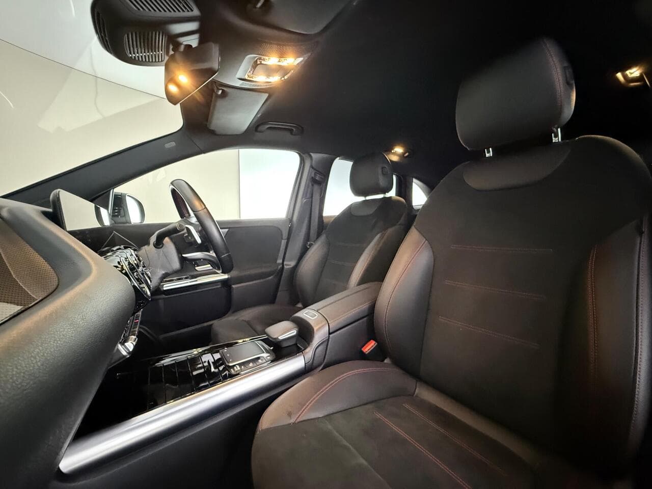 Mercedes-Benz GLA thumbnail Seat Front Passenger