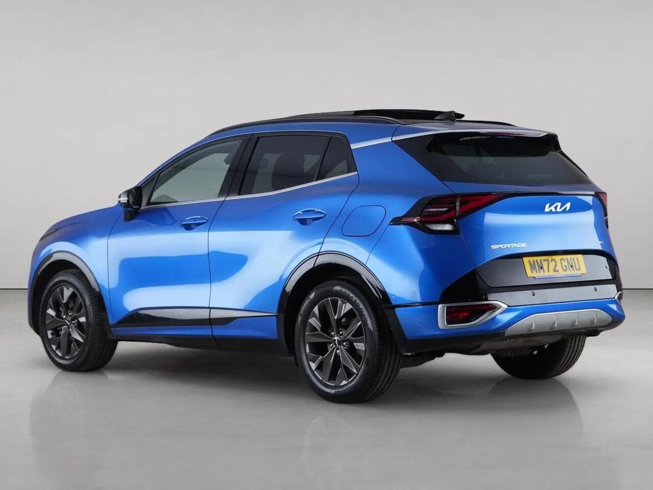 Kia Sportage thumbnail Rear Left