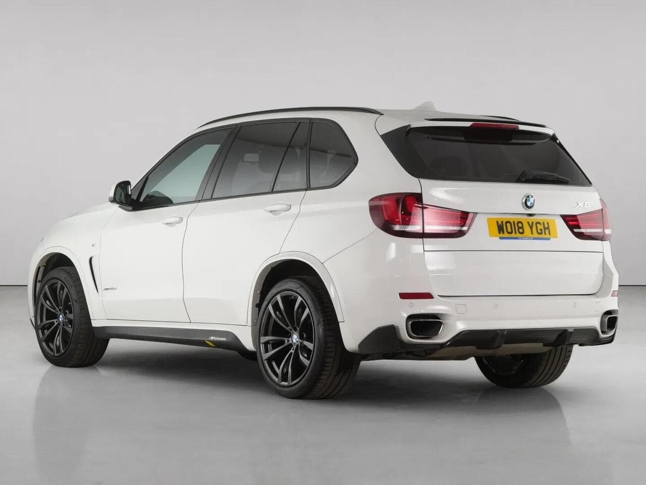 BMW X5 thumbnail Rear Left