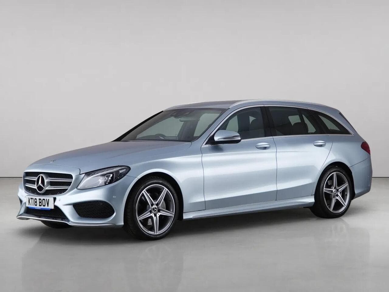 Mercedes-Benz C Class thumbnail Front Left