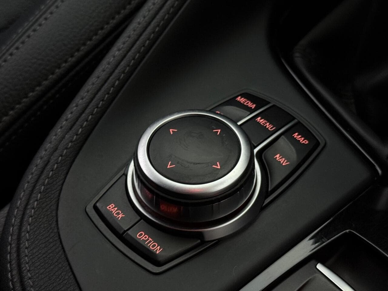 BMW X2 thumbnail Misc Controls