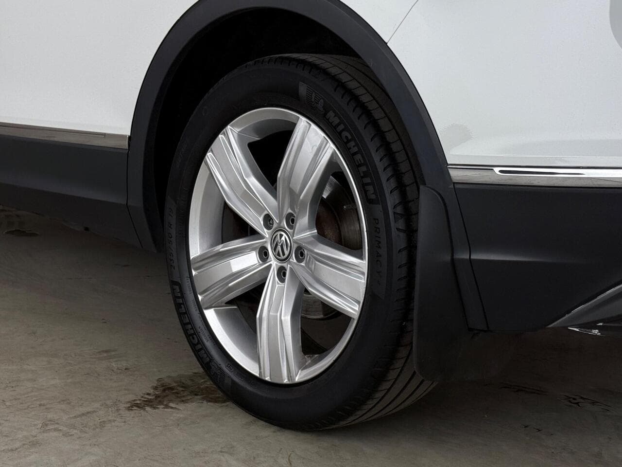 Volkswagen Tiguan thumbnail Wheel