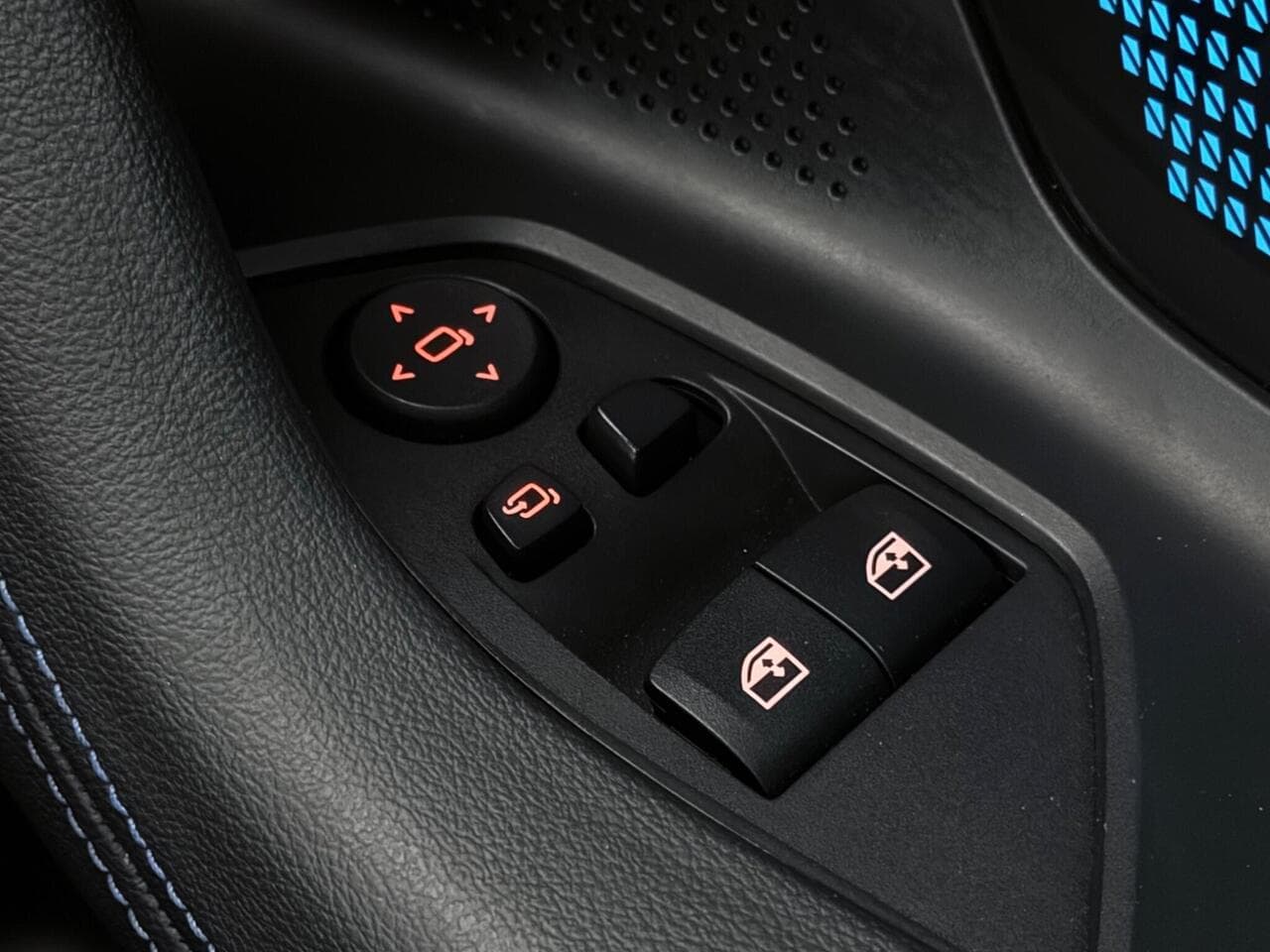 BMW 2 Series thumbnail Misc Controls