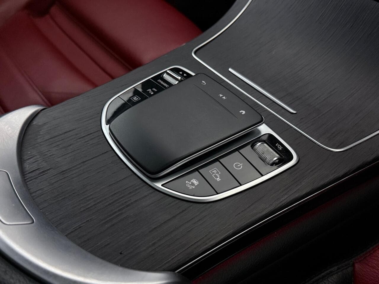Mercedes-Benz GLC thumbnail Misc Controls