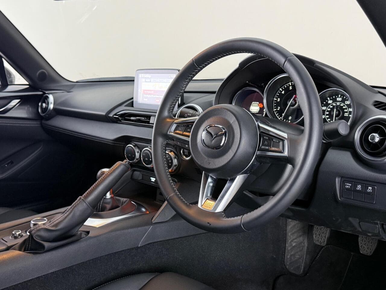 Mazda MX-5 thumbnail Interior Front
