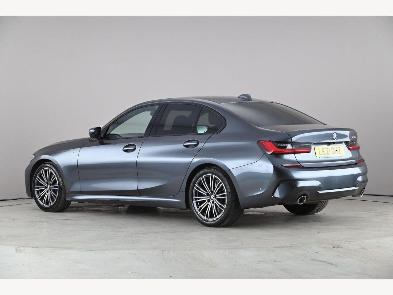 BMW 3 Series thumbnail Rear Left