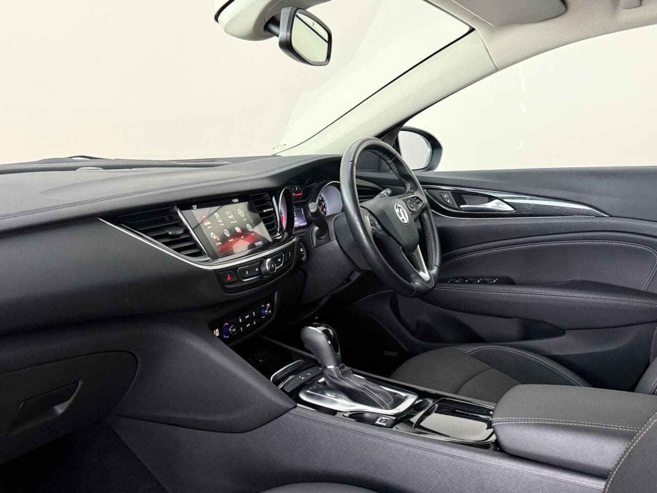 Vauxhall Insignia thumbnail Interior Front