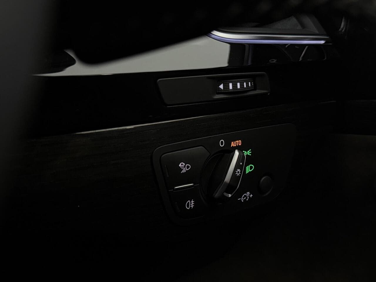 Audi Q7 thumbnail Misc Controls