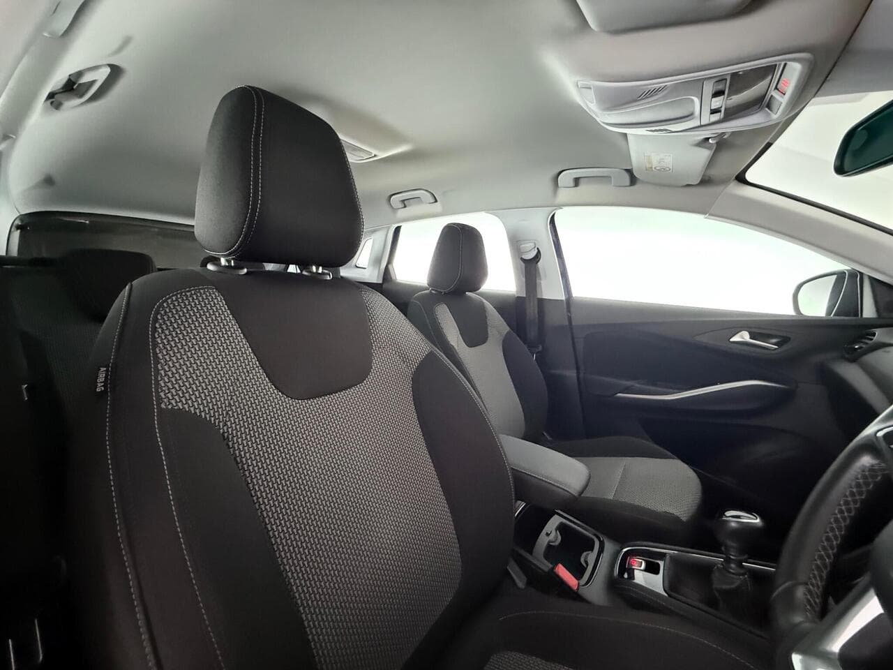 Vauxhall Grandland X thumbnail Seat Driver