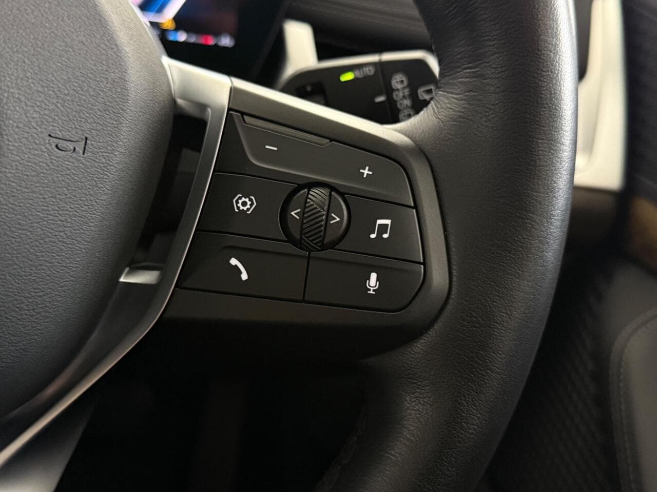 BMW 2 Series Active Tourer thumbnail Misc Controls