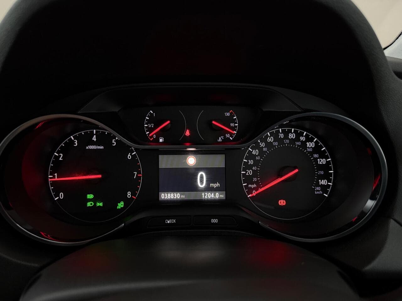 Vauxhall Grandland X thumbnail Driver Instruments