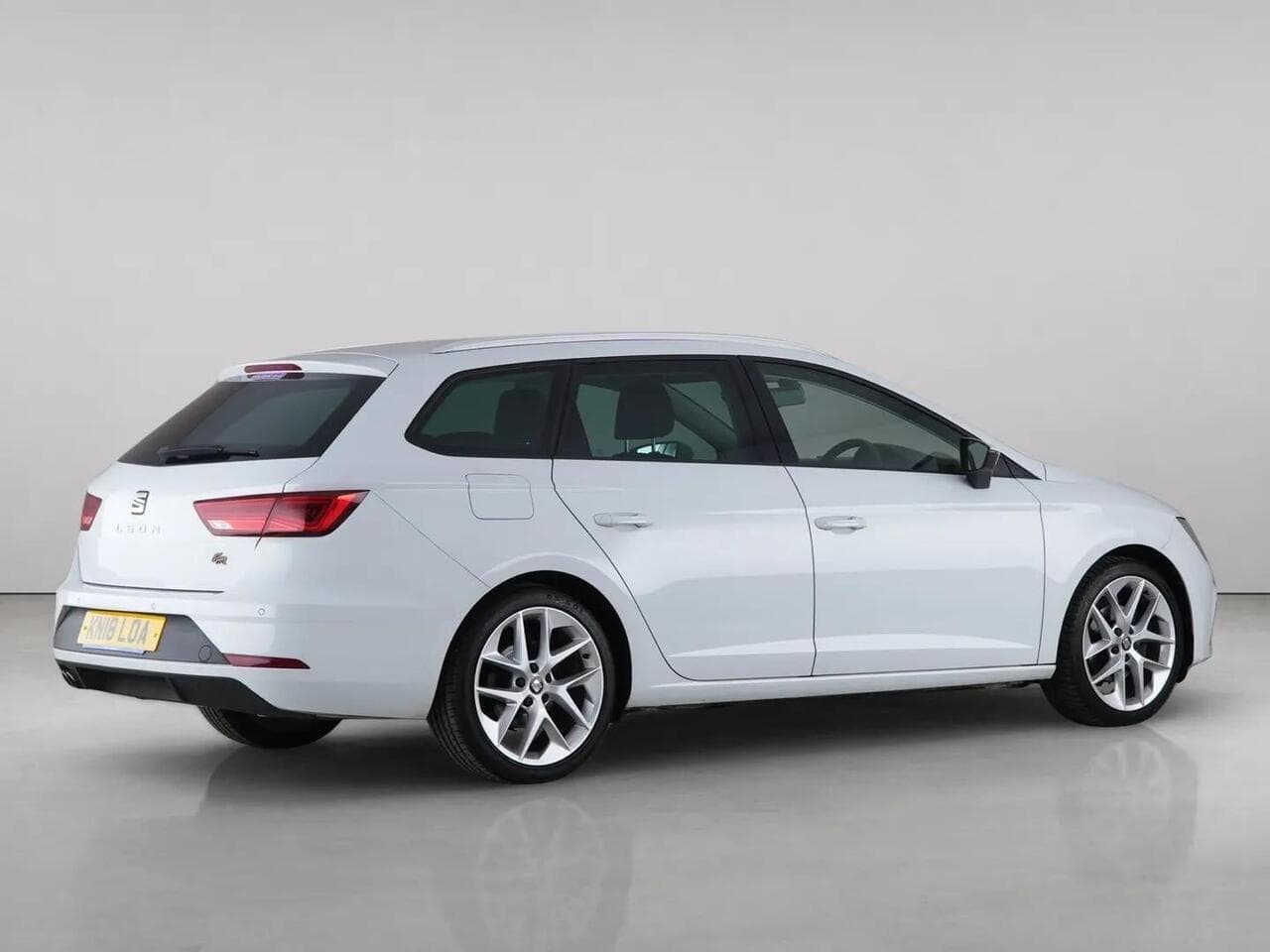 SEAT Leon thumbnail Rear Right
