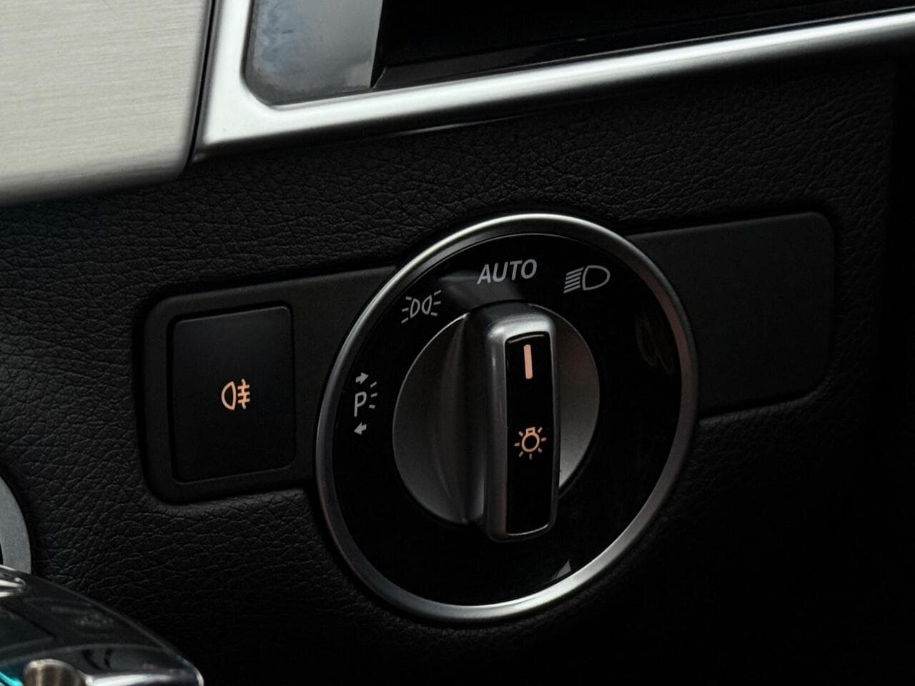 Mercedes-Benz GLE thumbnail Misc Controls