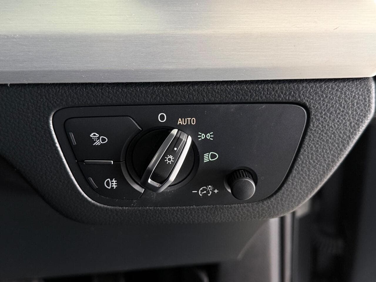Audi Q5 thumbnail Misc Controls