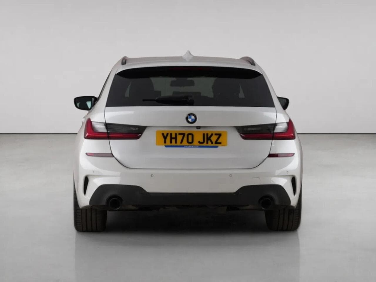 BMW 3 Series thumbnail Rear