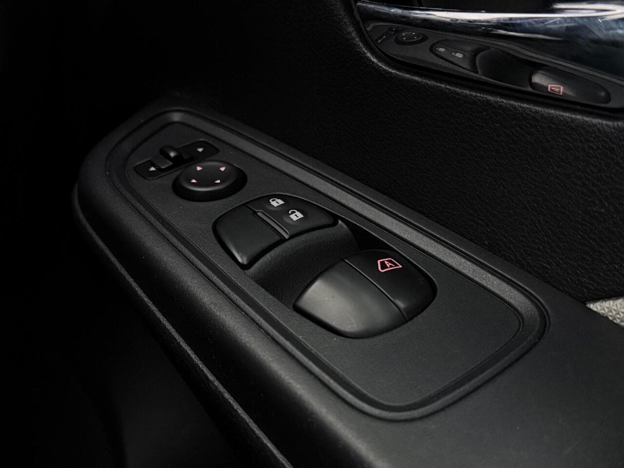 Nissan Micra thumbnail Misc Controls
