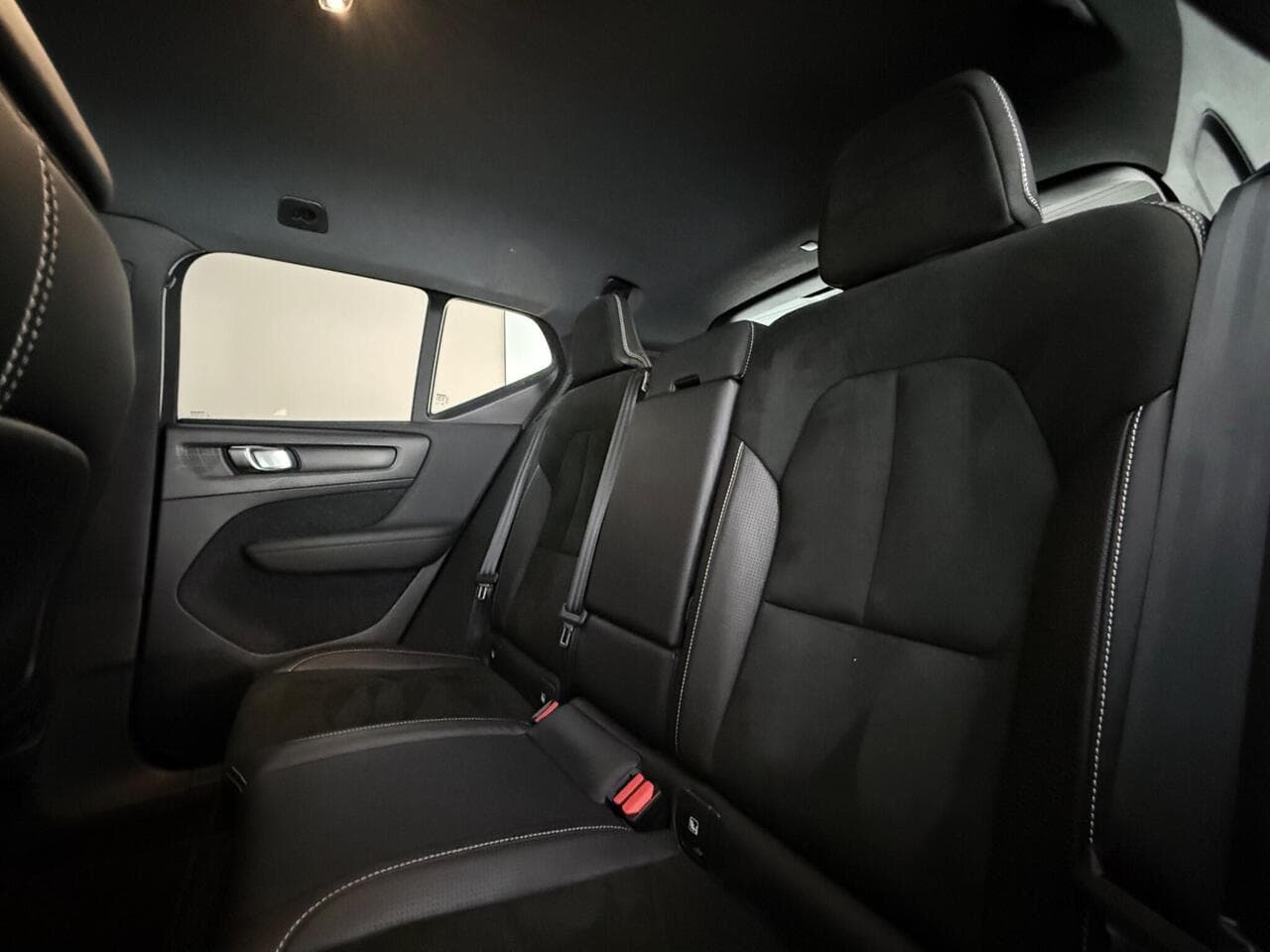 Volvo XC40 thumbnail Seats Rear