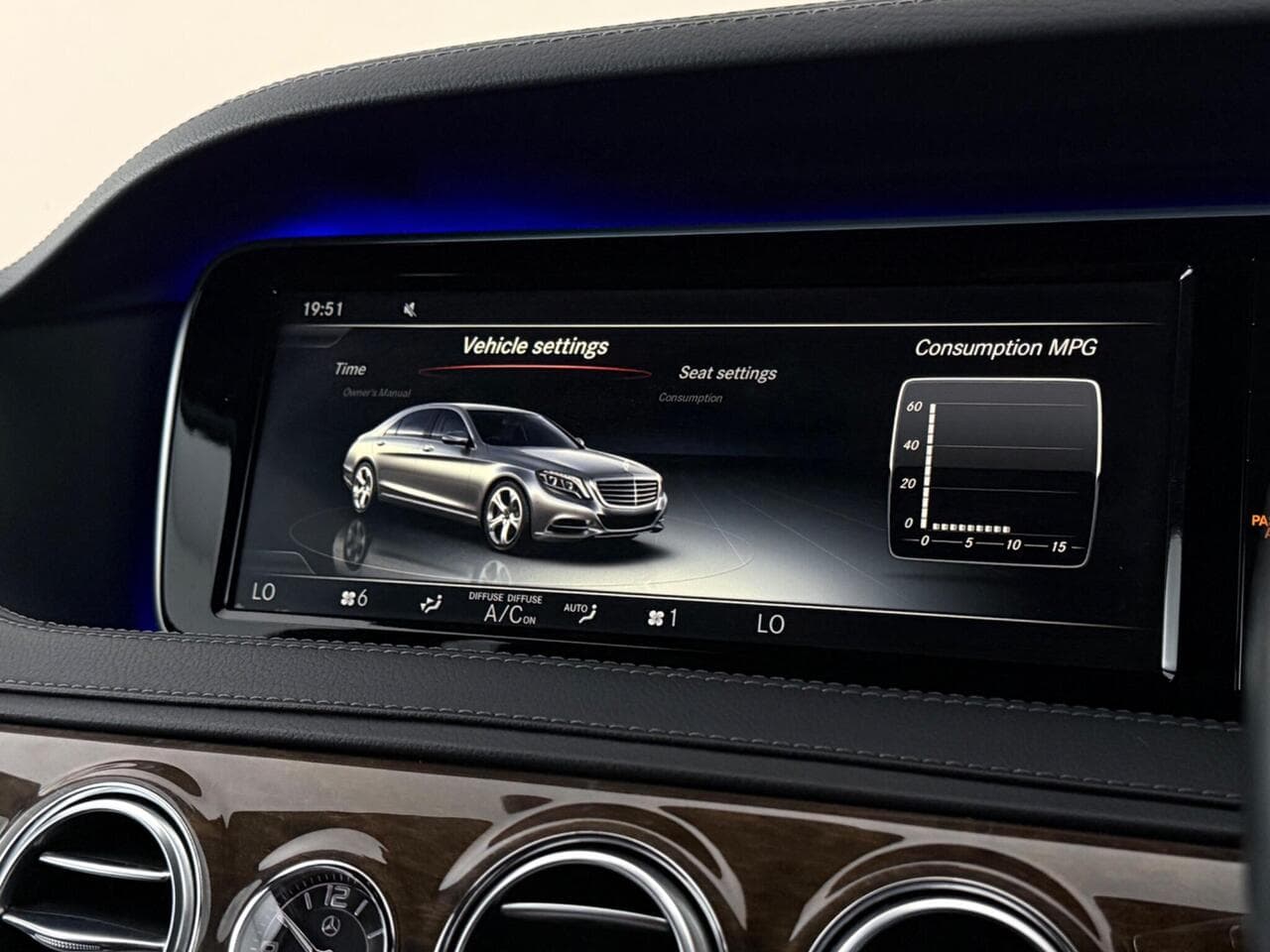Mercedes-Benz S Class thumbnail Infotainment System