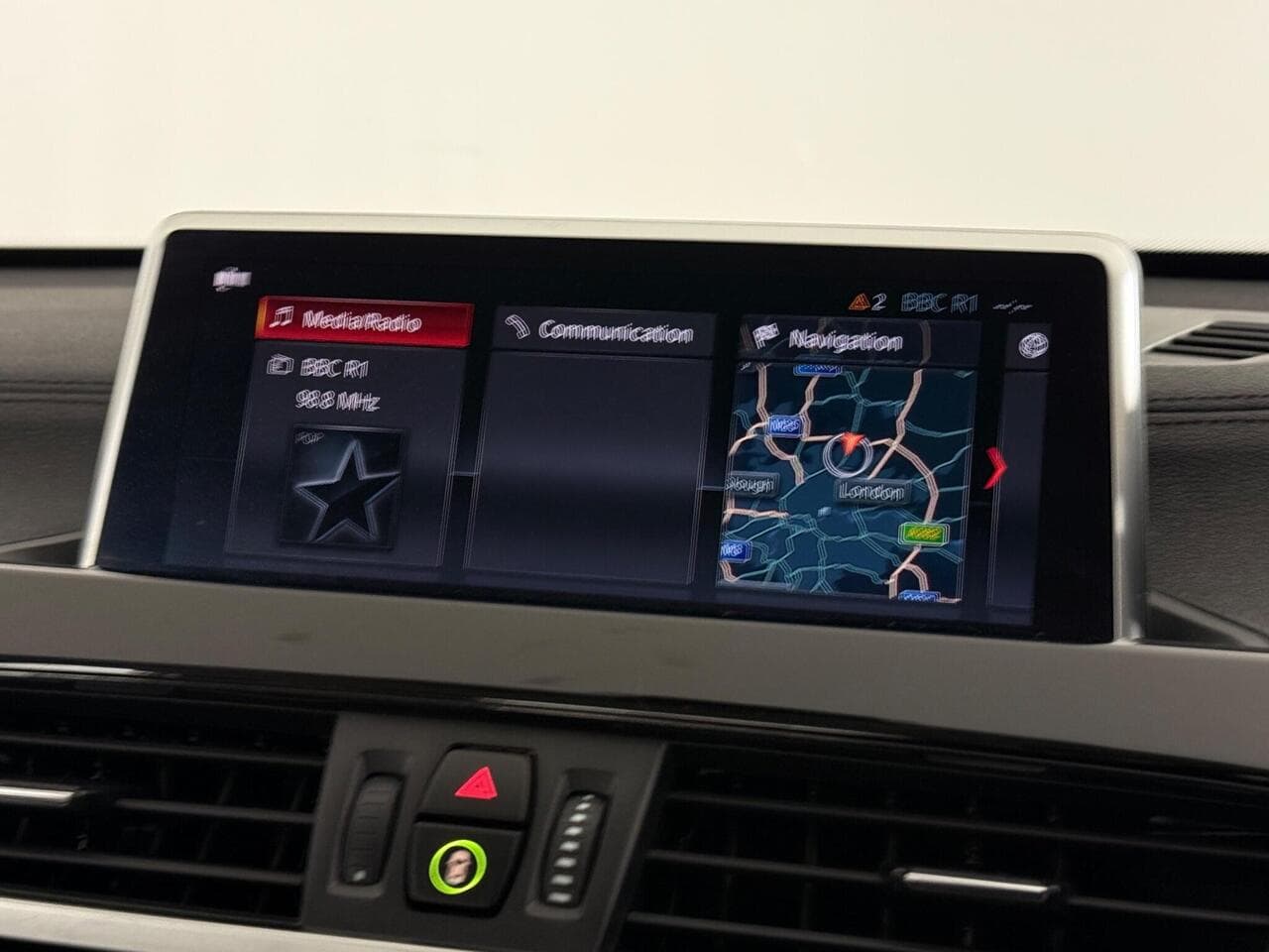 BMW X1 thumbnail Infotainment System