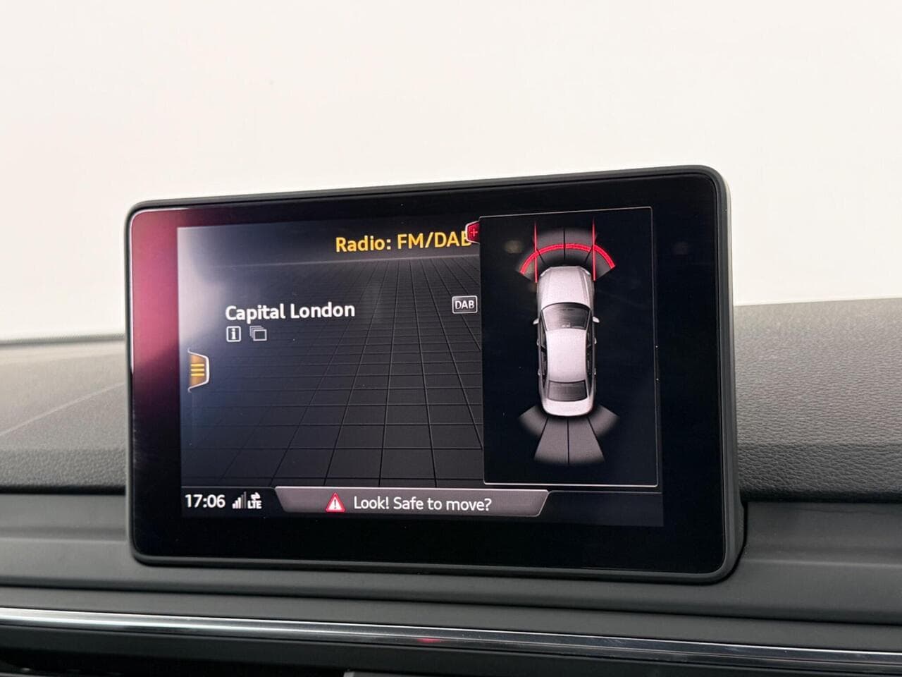 Audi A4 thumbnail Infotainment System