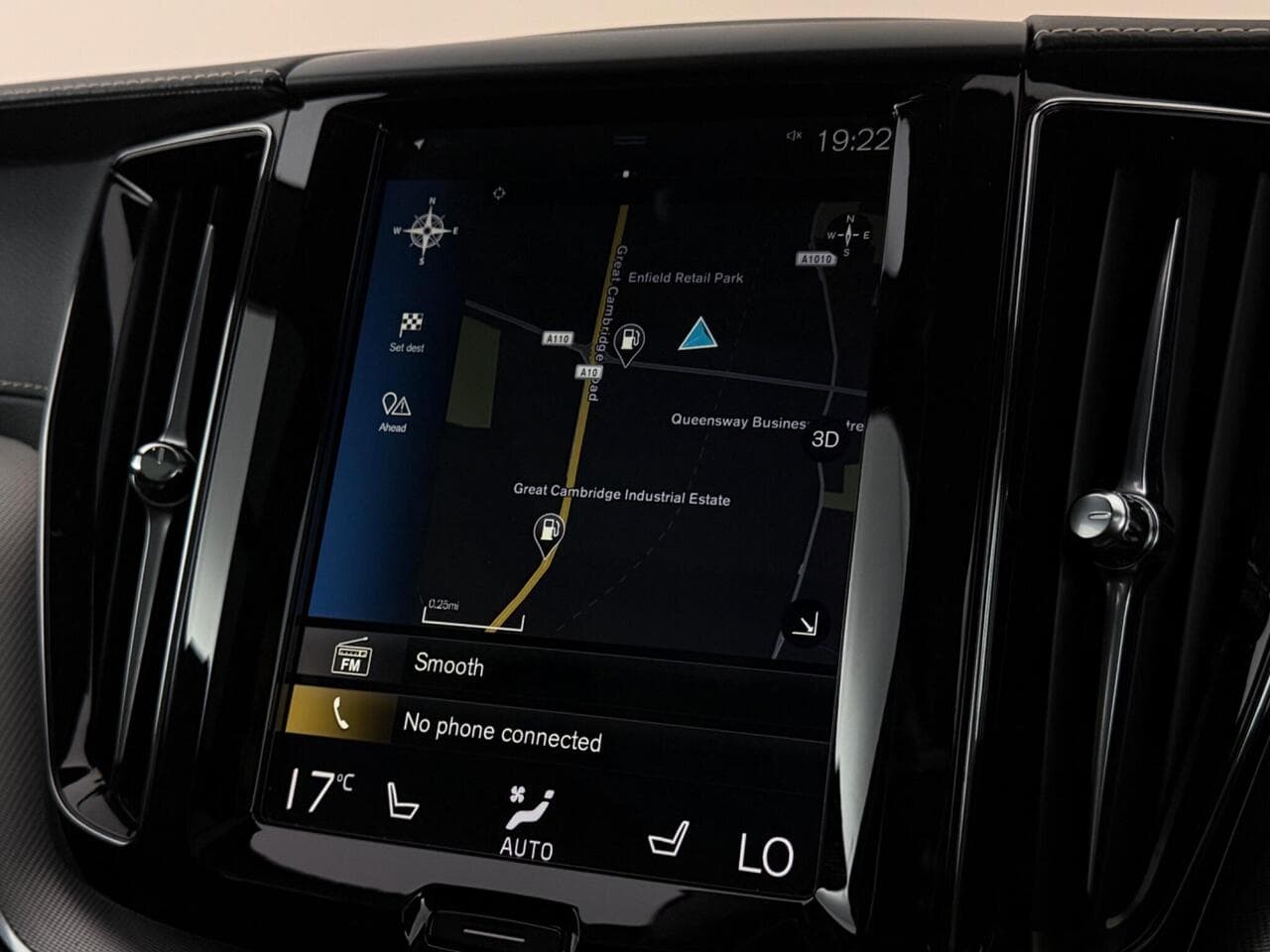 Volvo XC60 thumbnail Infotainment System