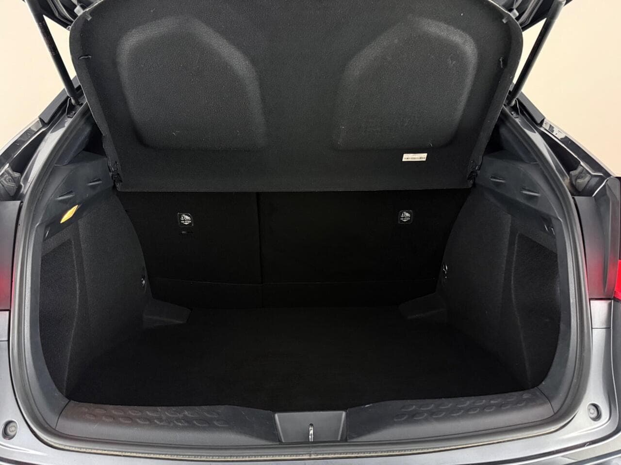 Toyota C-HR thumbnail Boot