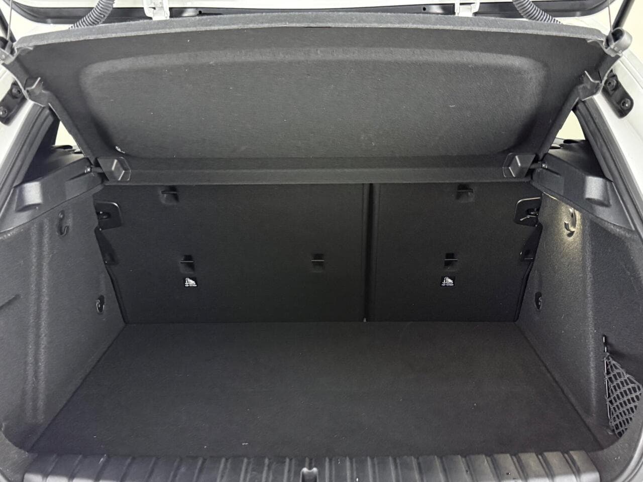 BMW 1 Series thumbnail Boot