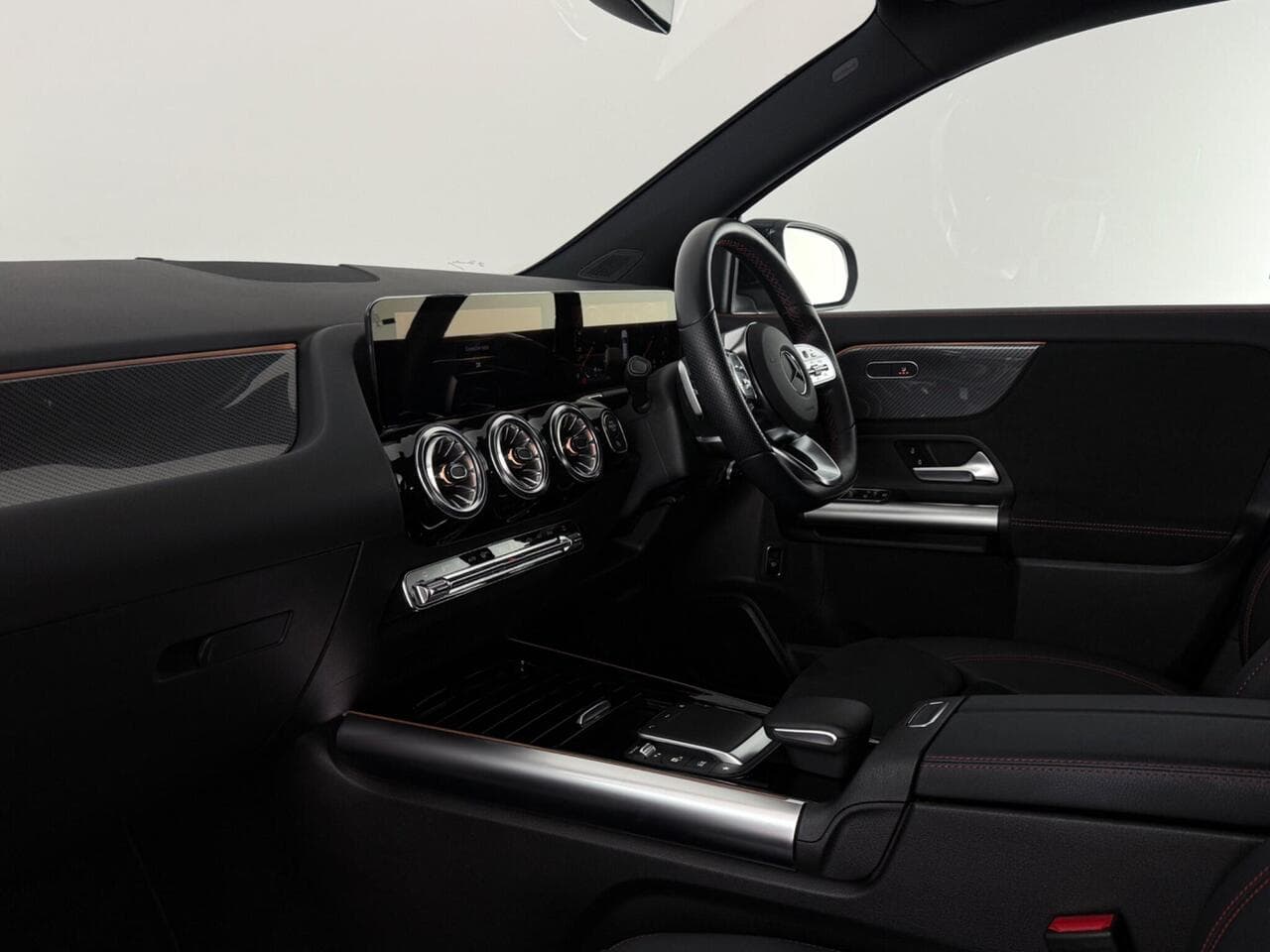 Mercedes-Benz GLA thumbnail Interior Front