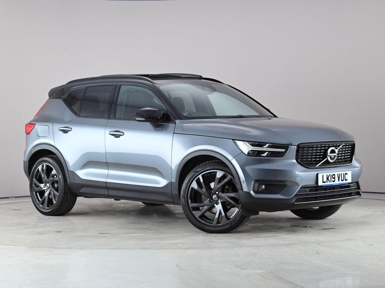 Volvo XC40 - Volvo XC40 2.0 T5 R-Design Pro Auto AWD Euro 6 (s/s) 5dr