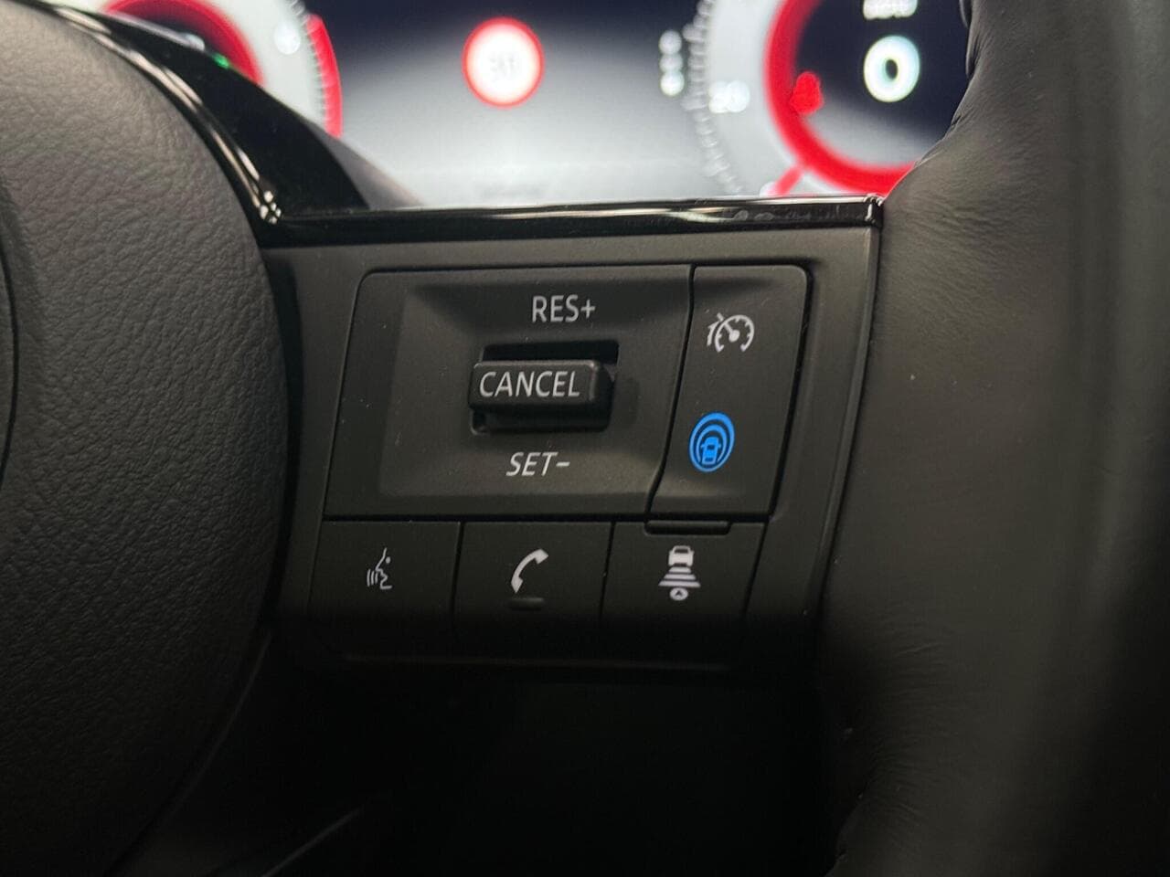 Nissan Qashqai thumbnail Misc Controls