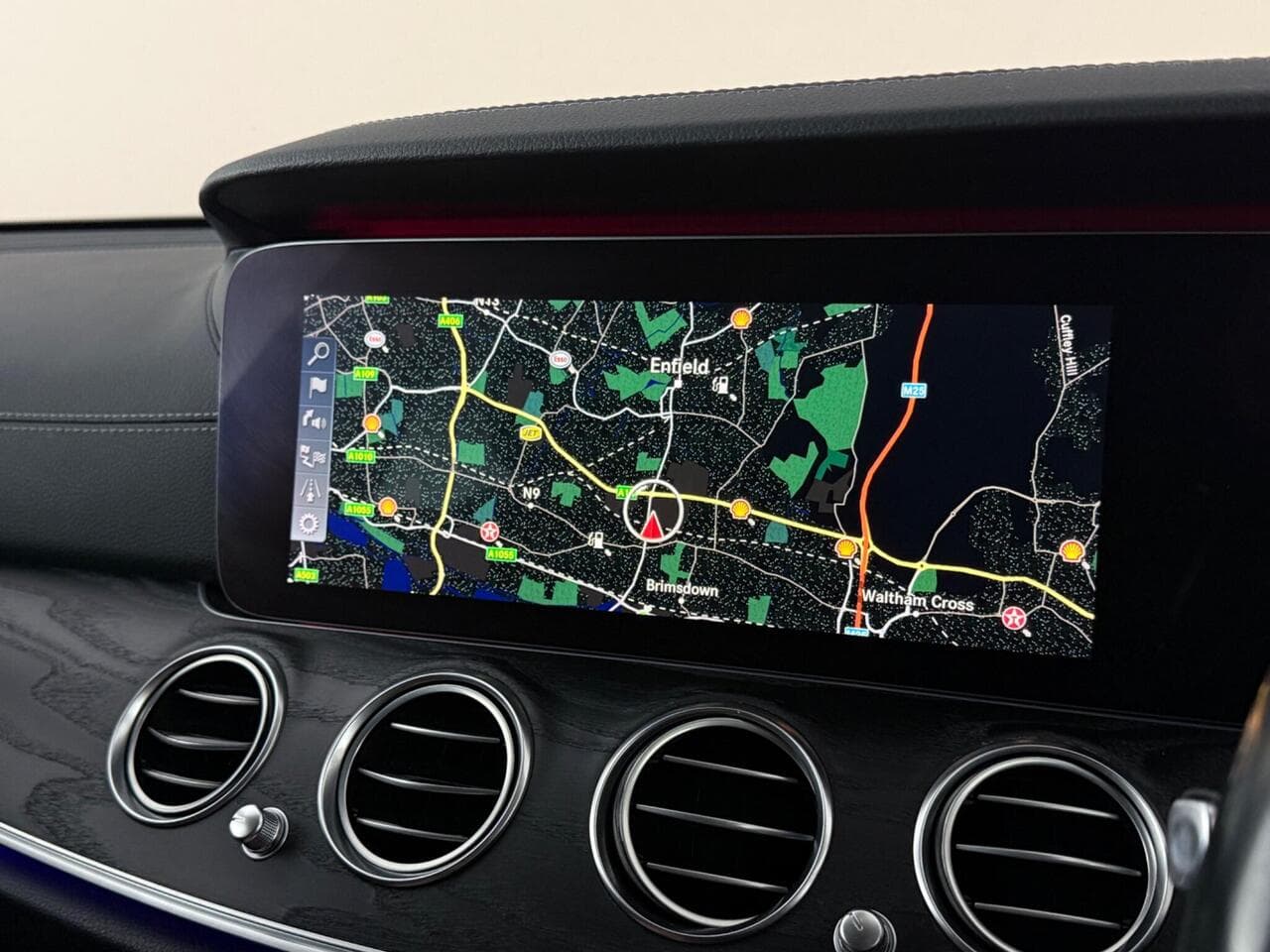 Mercedes-Benz E Class thumbnail Infotainment System