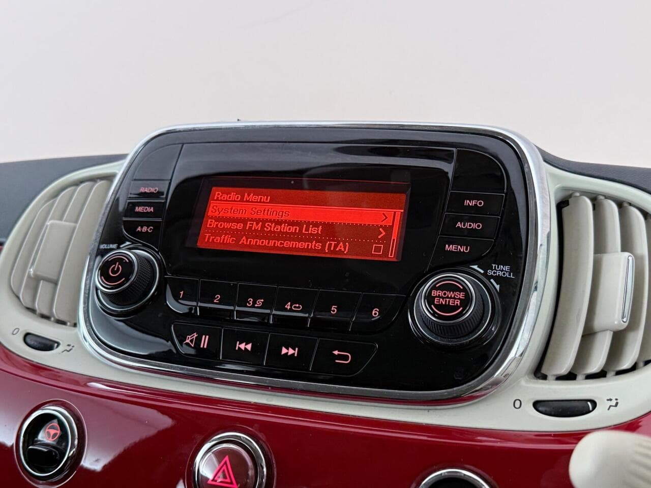 Fiat 500 thumbnail Infotainment System